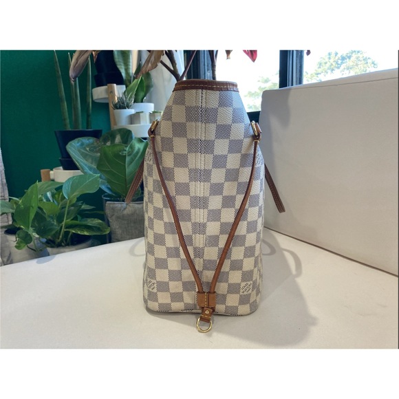 *SOLD* Louis Vuitton Neverfull MM - Picture 3 of 11